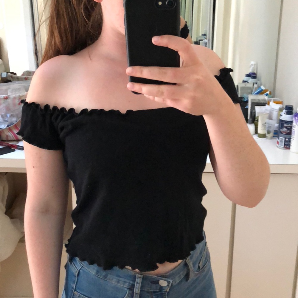 BRANDY OFF THE SHOULDER TEE